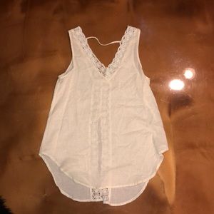 Sleeveless, open flow back, Lacey